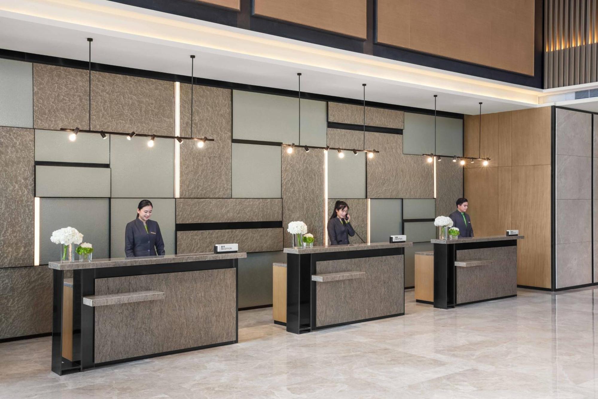 Готель Courtyard By Marriott Shenzhen Bao'An Екстер'єр фото