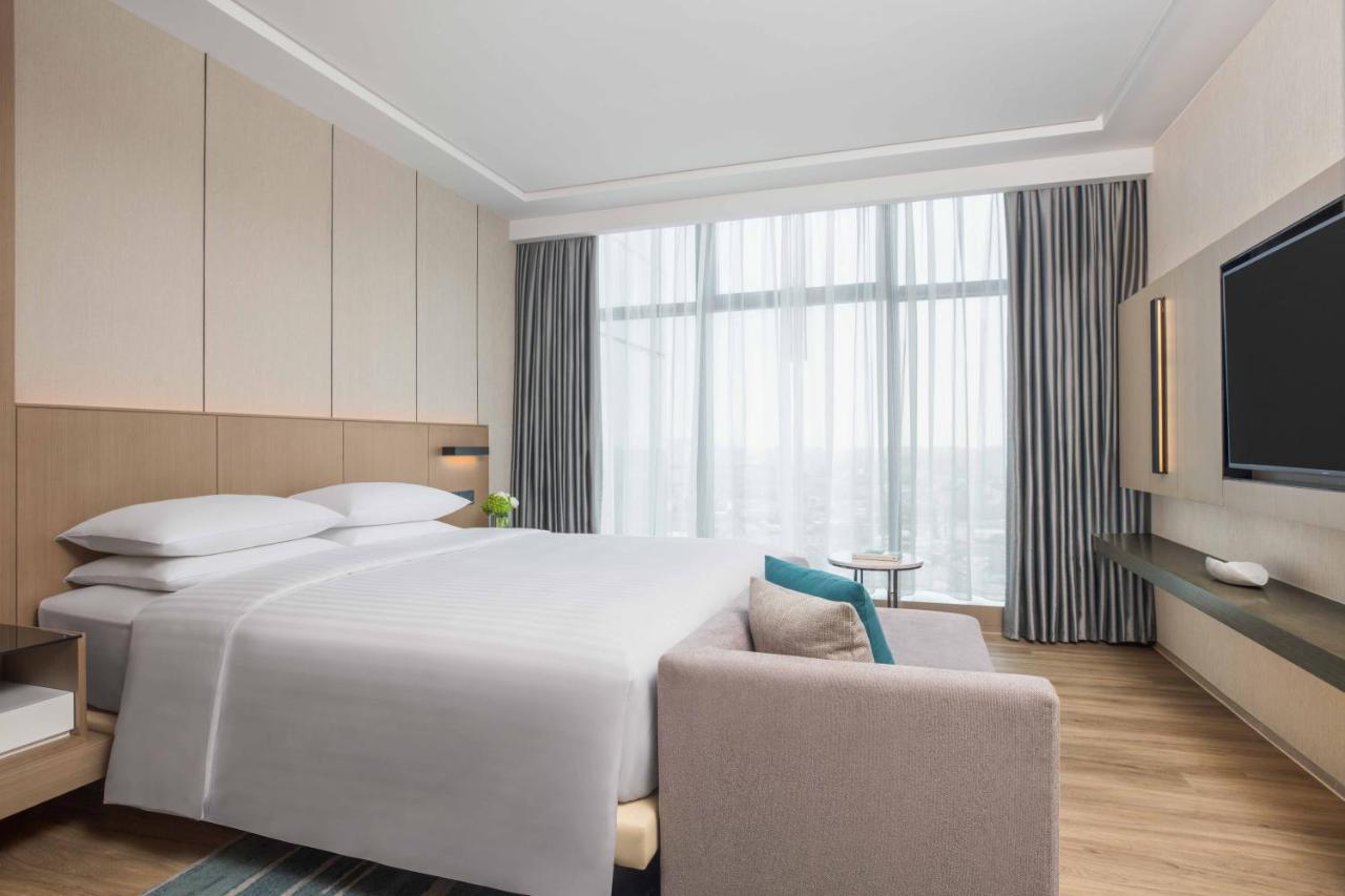 Готель Courtyard By Marriott Shenzhen Bao'An Екстер'єр фото